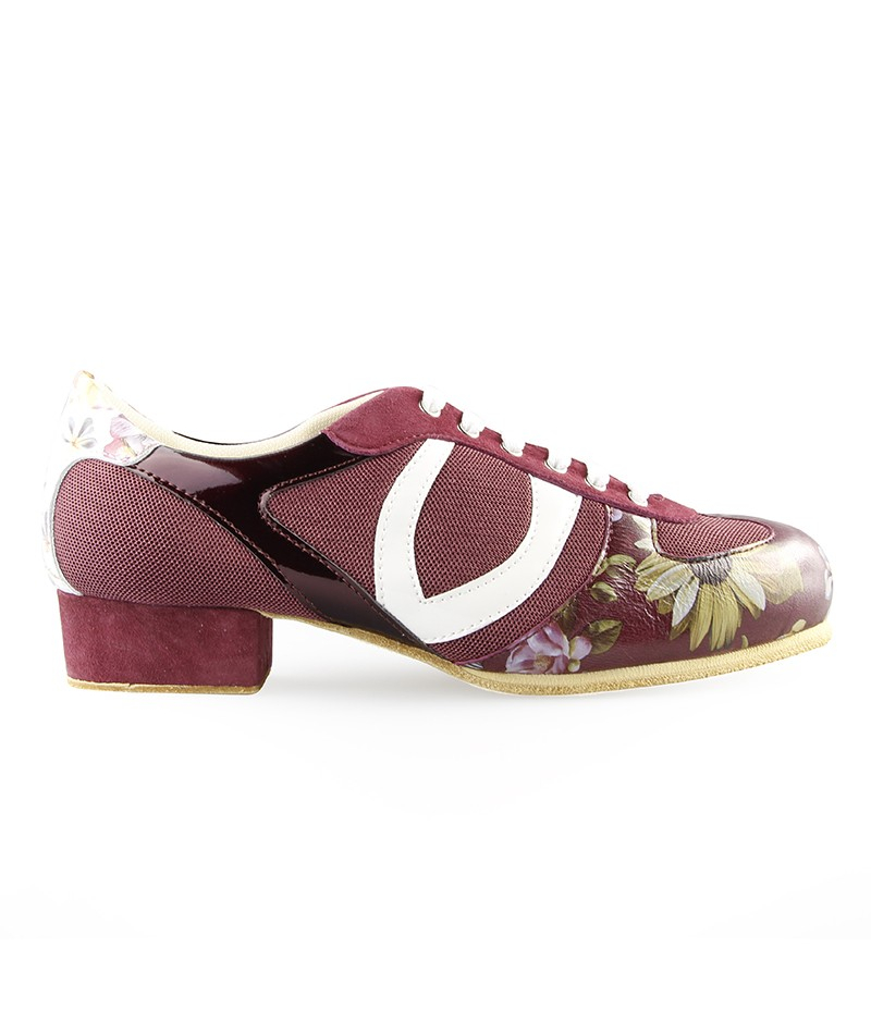 Sneakers woman sport flower